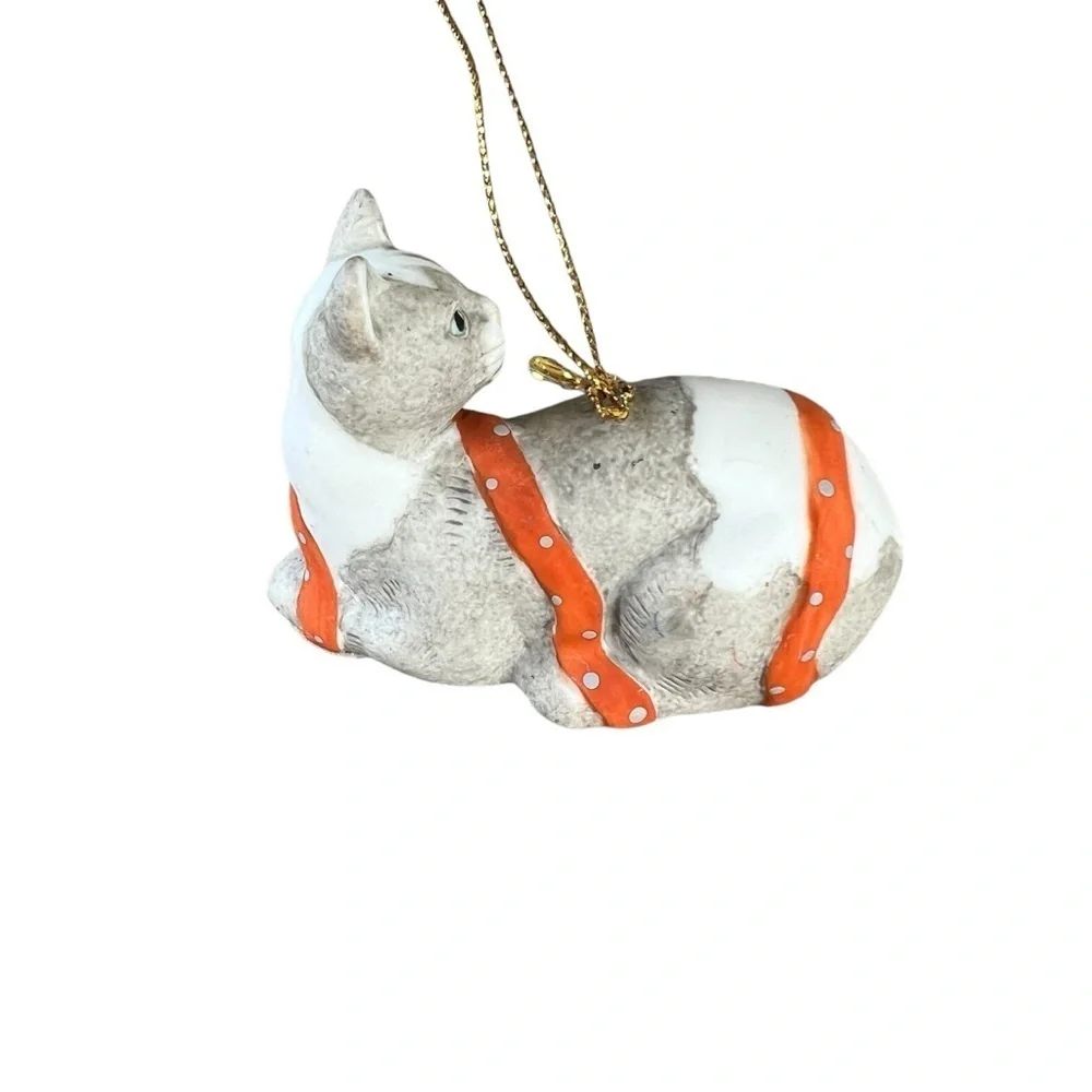Vintage Silvestri Porcelain Cat Ornament Gray White Kitty Ribbon Taiwan Made 4”